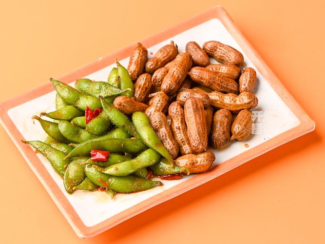 公司经营范围包括:一般项目:餐饮管理;企业管理;酒店管理;食品销售(仅
